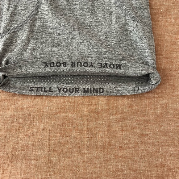 Grey Lululemon Long Sleeve Swiftly Size 0 - Picture 2 of 2